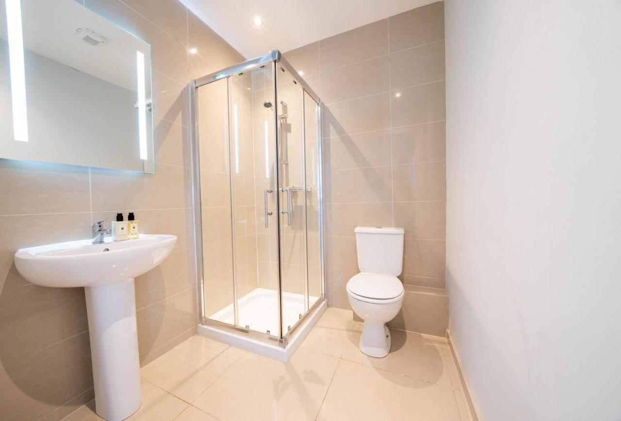 Three Bed Apartment Sleeps 5 In Botanic Belfast Eksteriør bilde